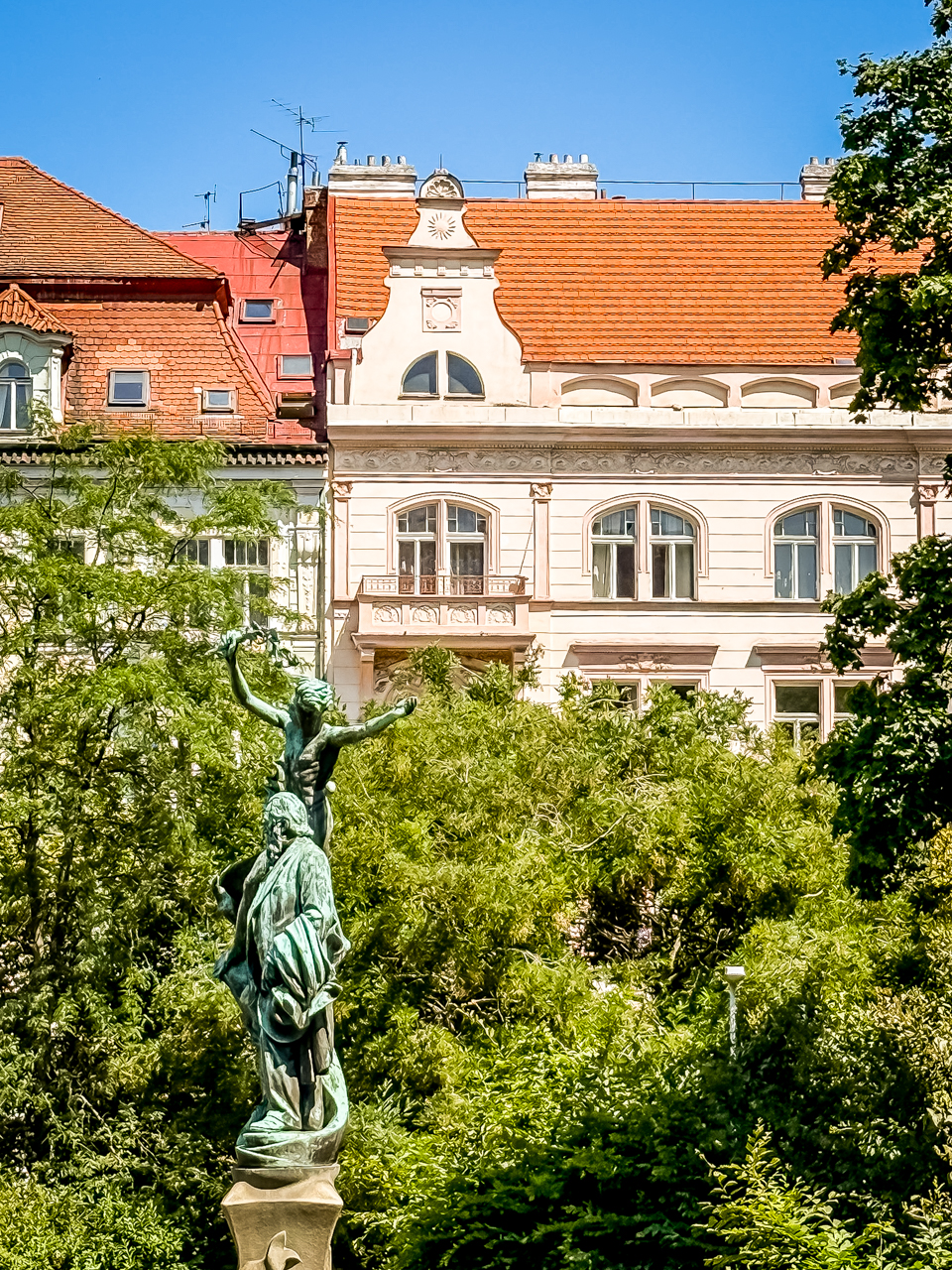 PRAG IMG