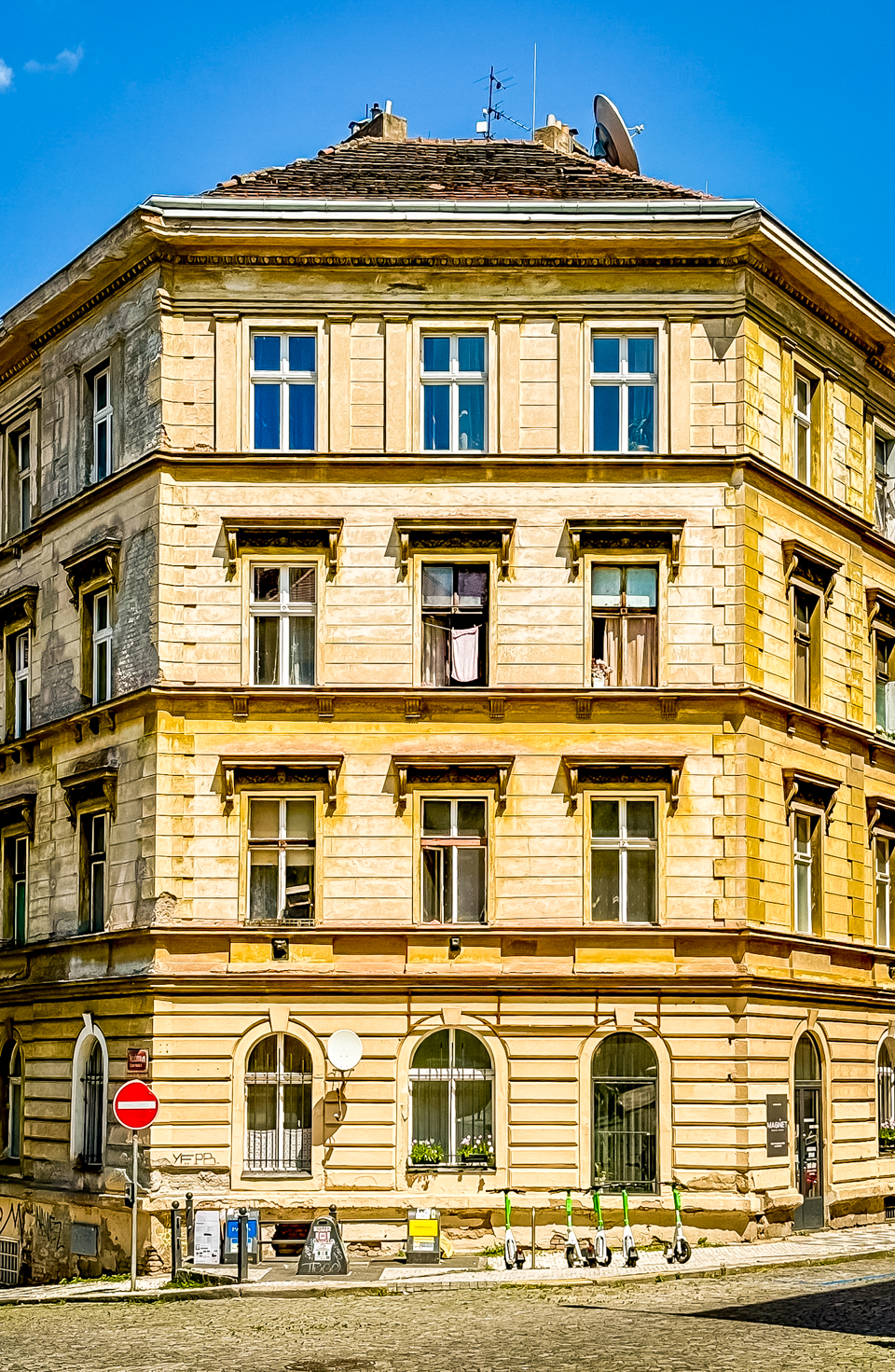PRAG IMG