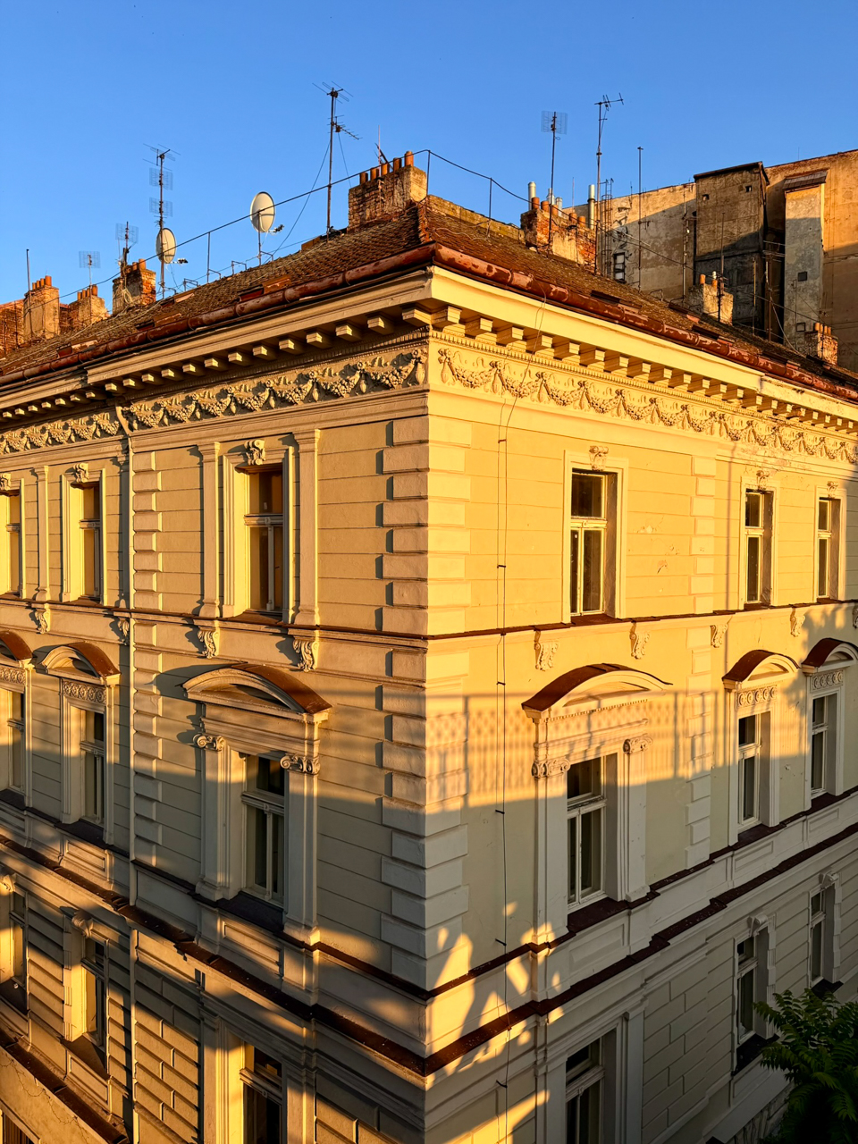 PRAG IMG