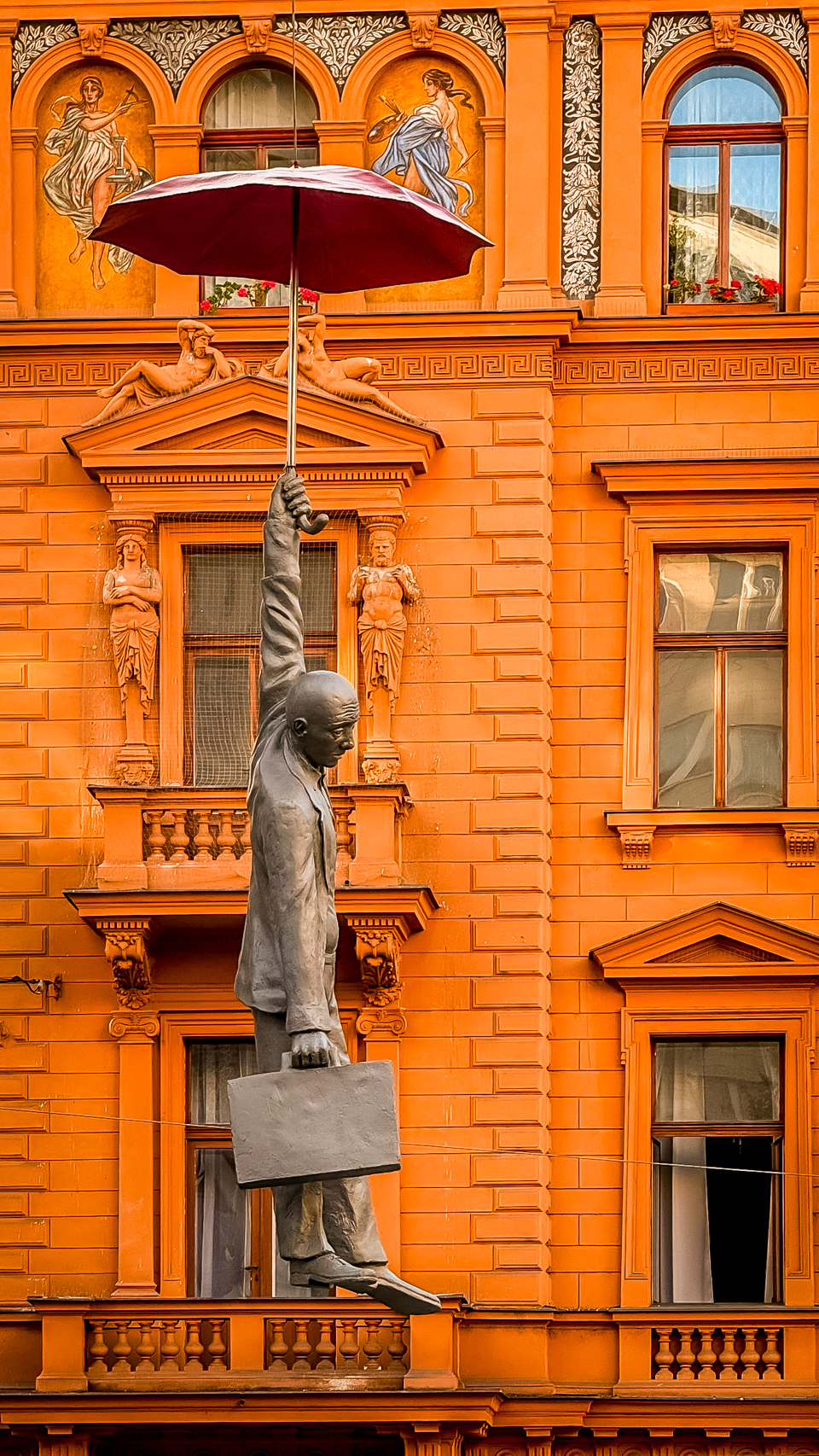 PRAG IMG