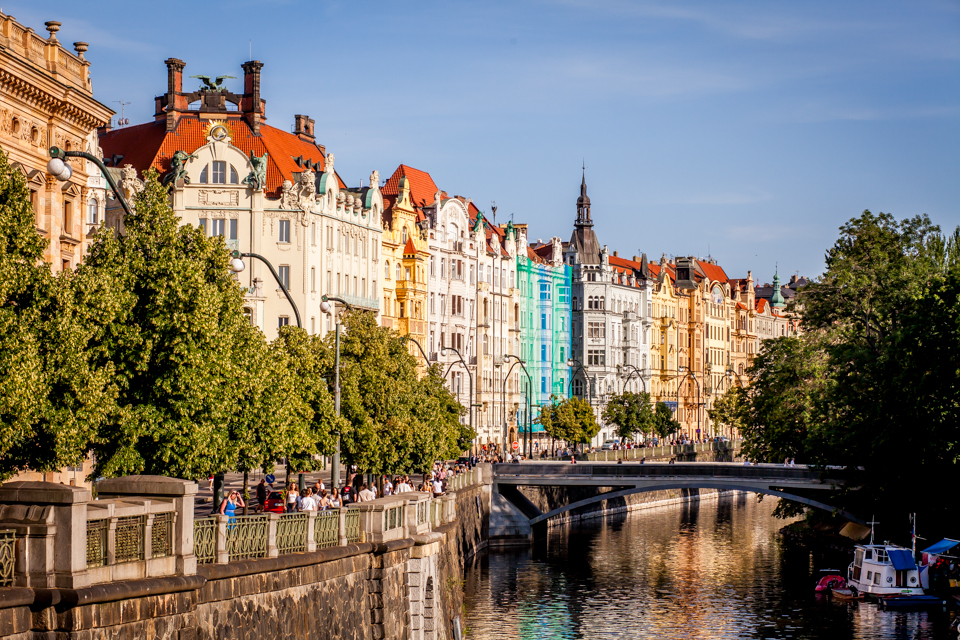 PRAG IMG